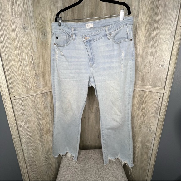 KanCan Anahi High Rise Kick Flare Jeans - Picture 2 of 9